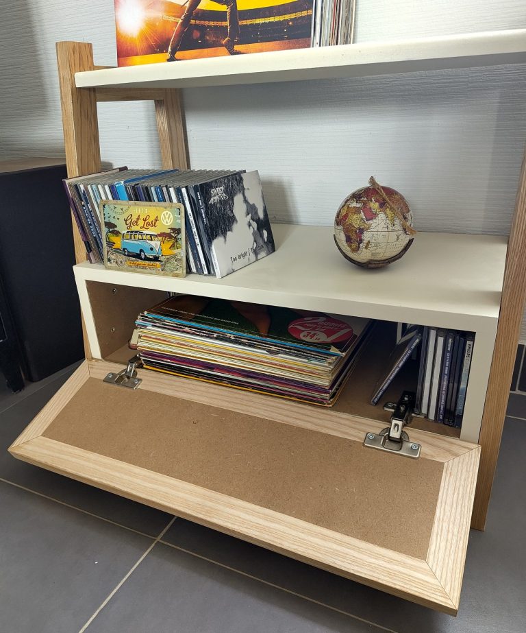 Case avec porte basculante